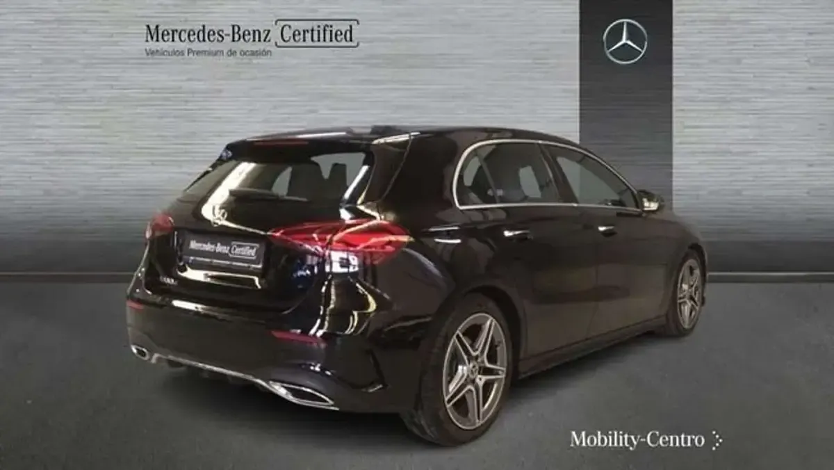 Usado Mercedes A180 115 CV (84 kW) 2024 Negro Utilitario