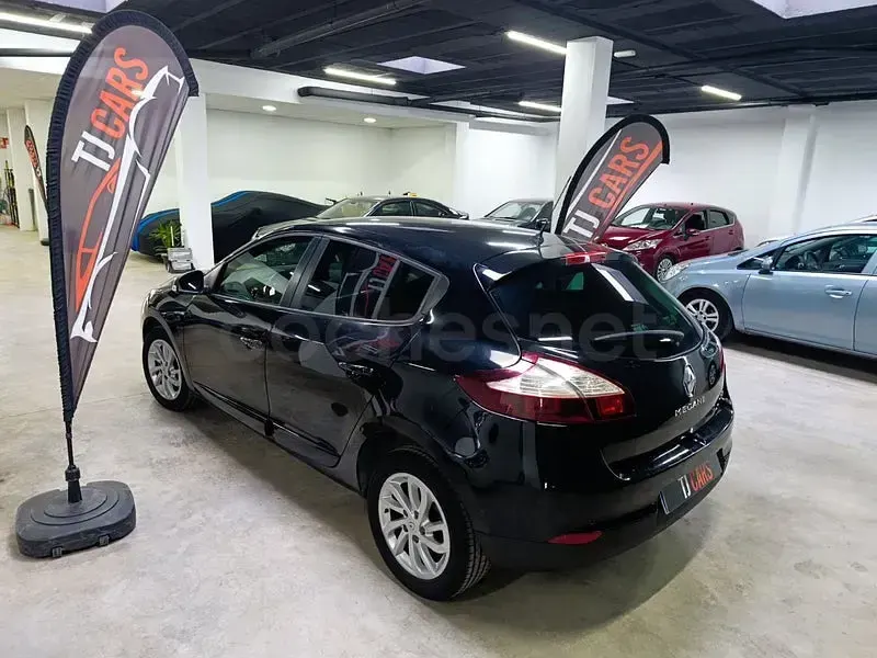 Usado Renault Mégane LIMITED 95 CV (69 kW) 2015 Negro Berlina