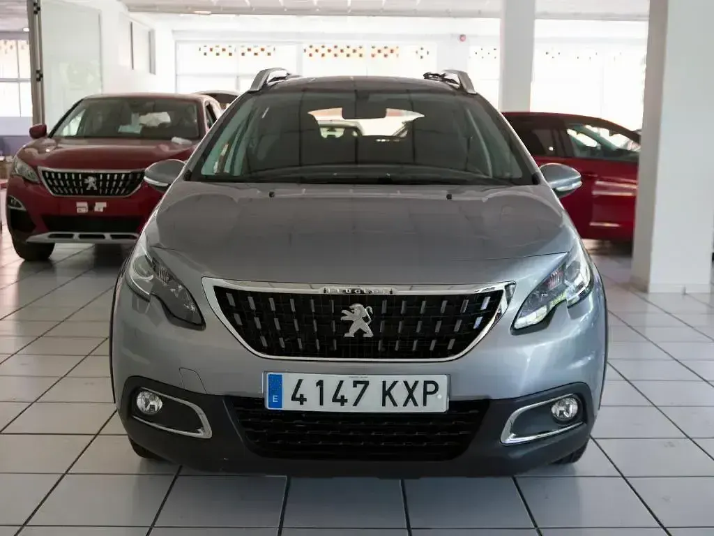Usado Peugeot 2008 100 CV (73 kW) 2019 Gris SUV