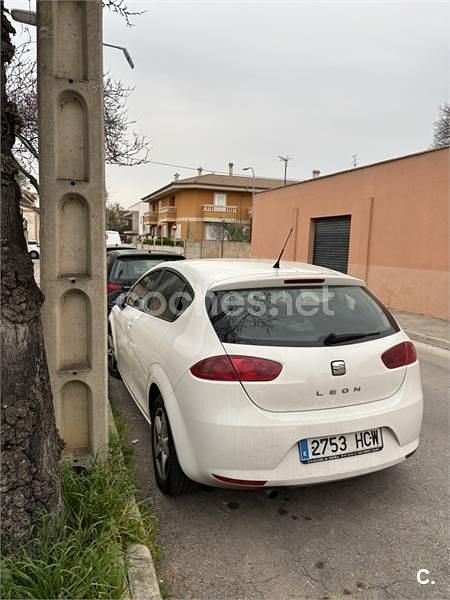 Usado Seat Leon 90 CV (66 kW) 2011 Blanco Utilitario