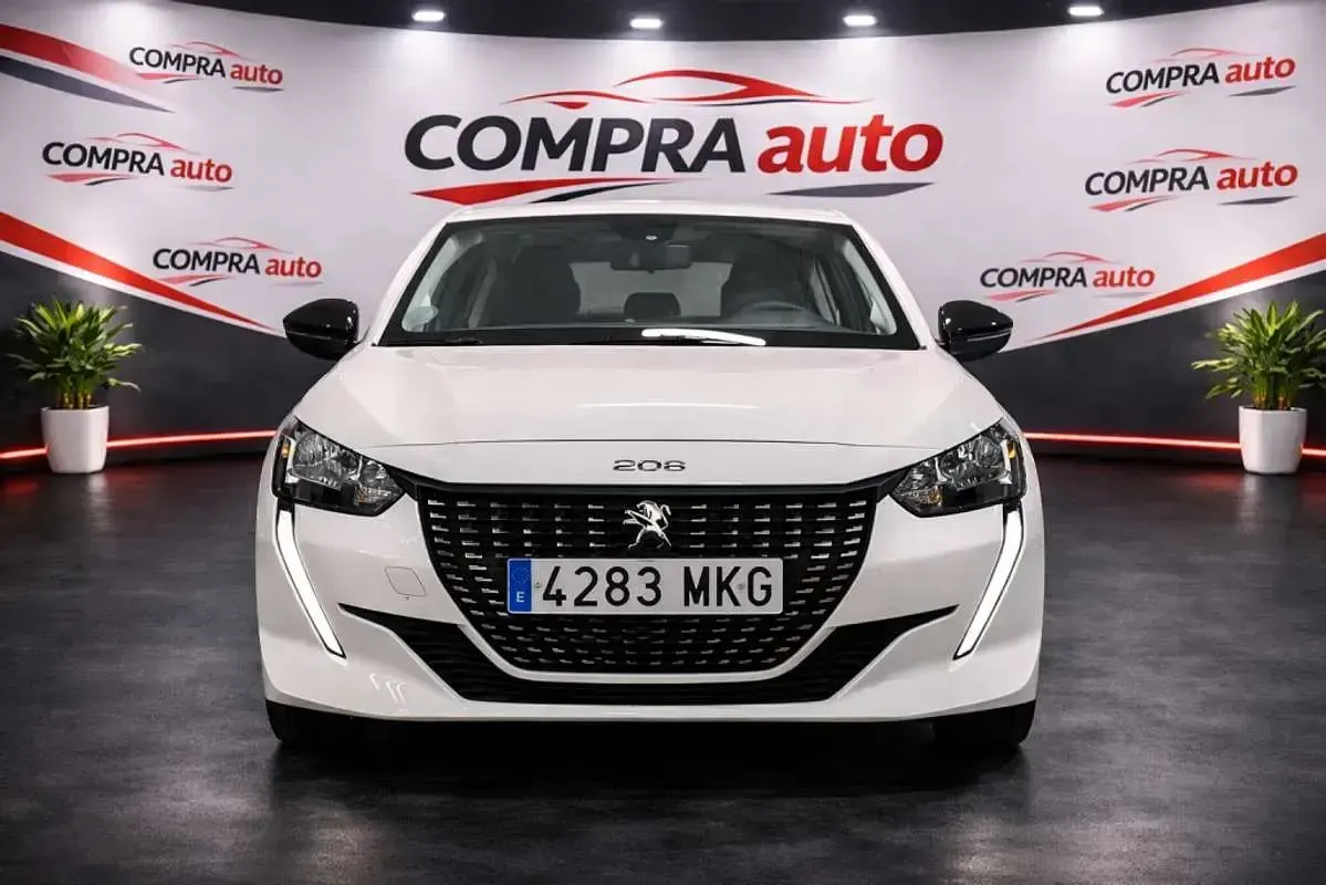 Usado Peugeot 208 Active 102 CV (75 kW) 2023 Blanco Utilitario
