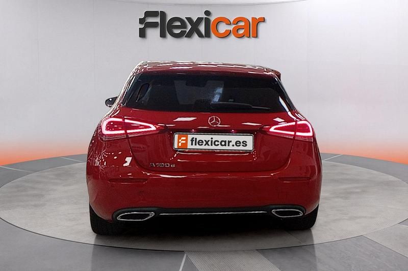 Usado Mercedes A180 116 CV (85 kW) 2019 Rojo Berlina