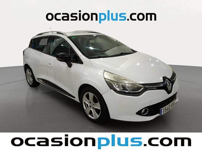 Usado Renault Clio GrandTour Dynamique 90 CV (66 kW) 2013 Blanco Familiar