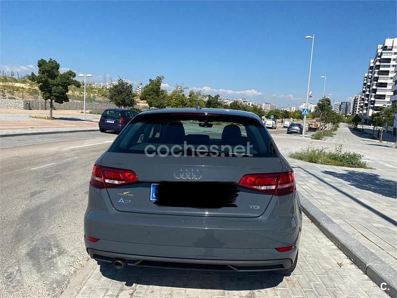 Usado Audi A3 110 CV (80 kW) 2017 Gris / plata Berlina