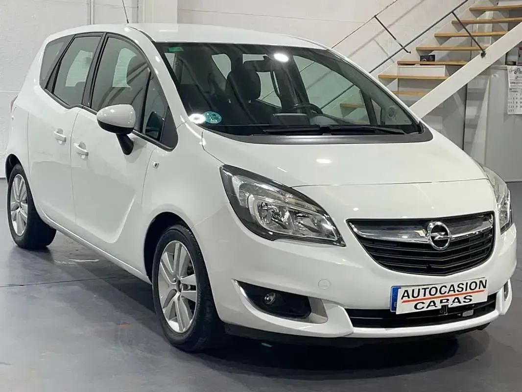Usado Opel Meriva Excellence 140 CV (102 kW) 2014 Blanco Monovolumen
