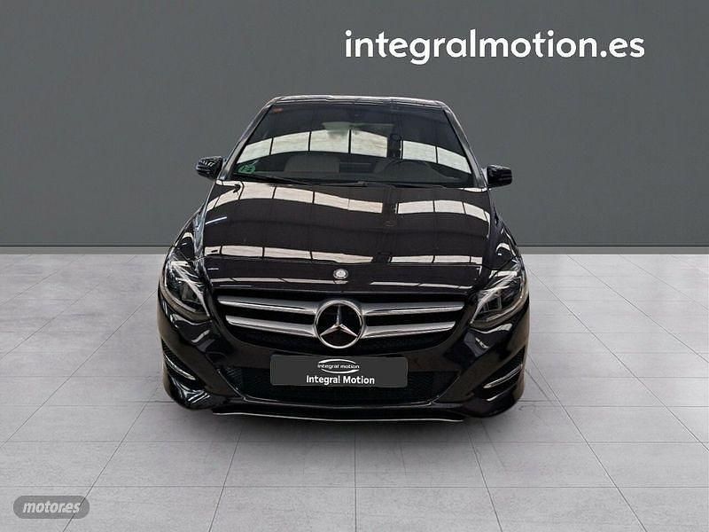 Usado Mercedes B200 156 CV (114 kW) 2016 Negro Monovolumen