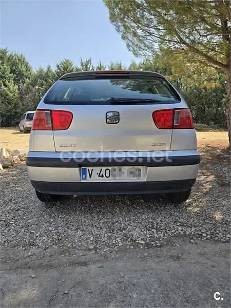 Usado Seat Ibiza Stella 60 CV (44 kW) 2000 Gris / plata Utilitario