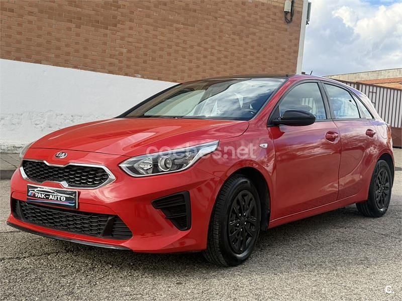 Używany Kia Ceed 115 KM (84 kW) 2019 Czerwony Hatchback