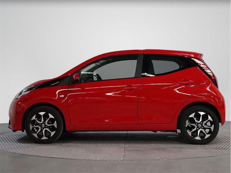 Usado Toyota Aygo X-play 72 CV (52 kW) 2021 Xblanco Utilitario
