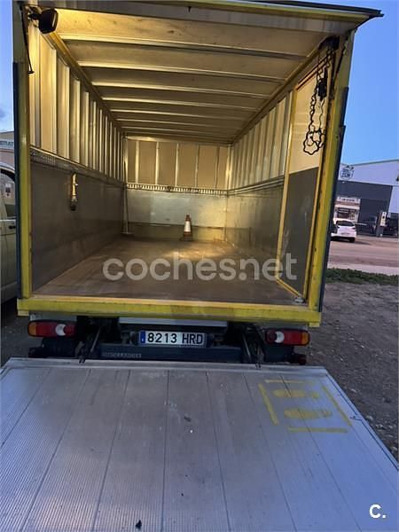 Usado Nissan Cabstar 136 CV (100 kW) 2013 Amarillo Recogida
