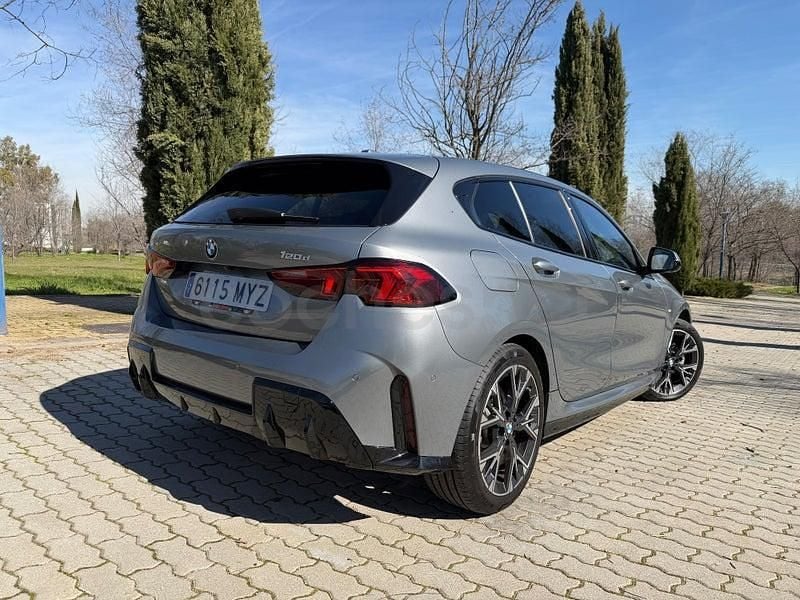 Usado BMW 120 Comfort Edition 163 CV (119 kW) 2025 Gris Utilitario