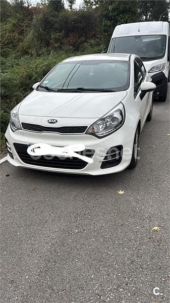 Blanco Usado 2016 Kia Rio Berlina | 8800 € (Precio justo) - Imagen 1/1
