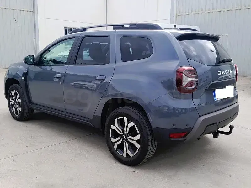 Usado Dacia Duster Journey 150 CV (110 kW) 2024 Gris / plata SUV