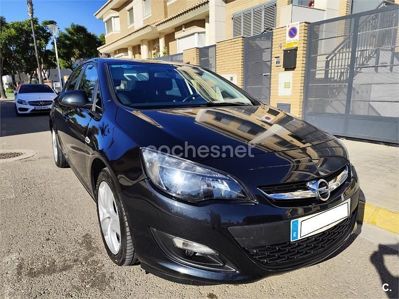 Negro Usado 2015 Opel Astra Selective Berlina | 6400 € (Precio justo) - Imagen 1/4