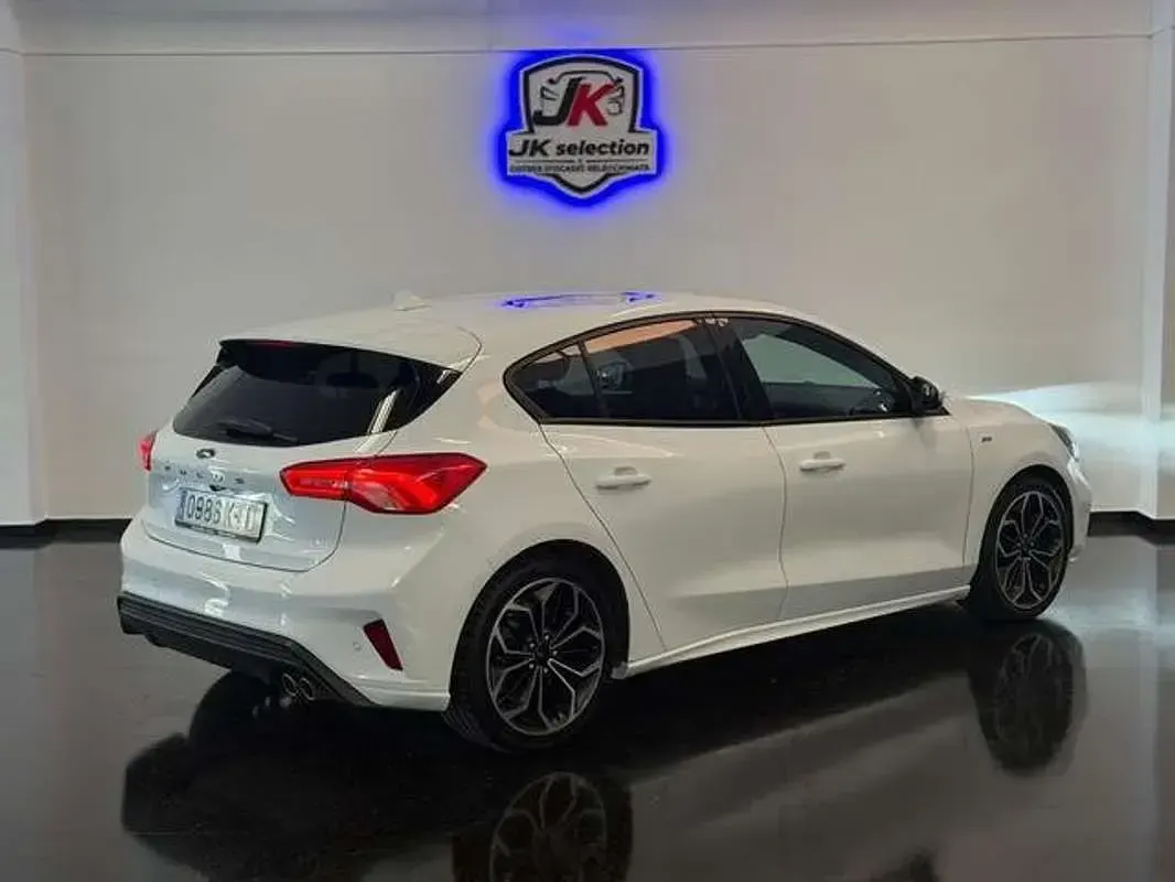 Usado Ford Focus ST-Line 125 CV (91 kW) 2019 Blanco Utilitario