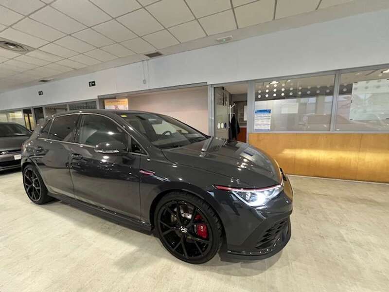 Gris Usado 2022 VW Golf VIII GTI Utilitario | 41.495 € (Caro) - Imagen 1/4