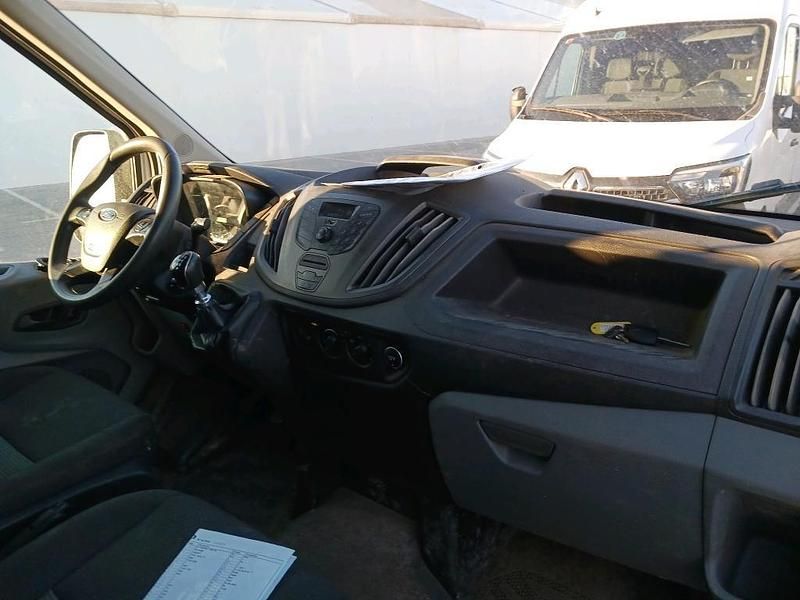 Usado Ford Transit Ambiente 130 CV (95 kW) 2018 Blanco Berlina