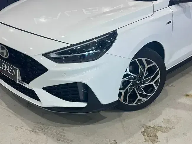 Usado Hyundai i30 N Line 96 CV (70 kW) 2025 Blanco Berlina