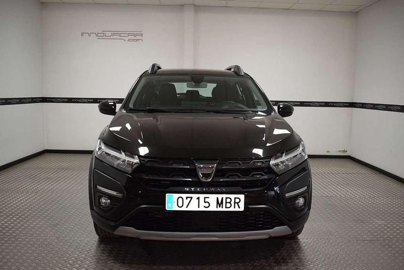 Usado Dacia Sandero Expression 90 CV (66 kW) 2022 Negro Utilitario