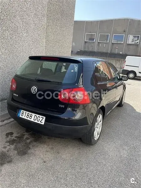 Usado VW Golf IV Highline 105 CV (77 kW) 2005 Negro Berlina