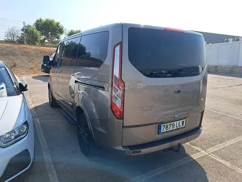 Usado Ford Tourneo Custom Titanium X 185 CV (136 kW) 2021 Gris / plata Van