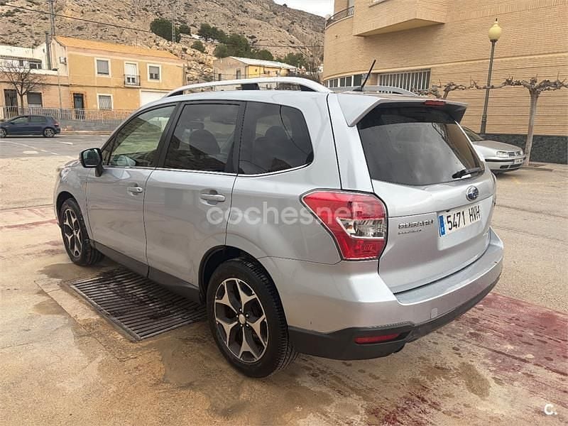 Usado Subaru Forester 240 CV (176 kW) 2014 Gris / plata SUV