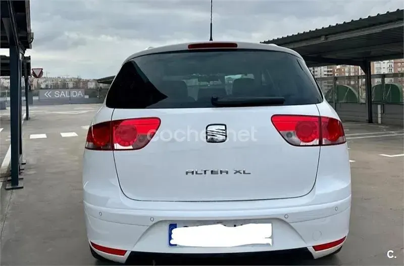 Usado Seat Altea XL Reference 105 CV (77 kW) 2011 Blanco Monovolumen