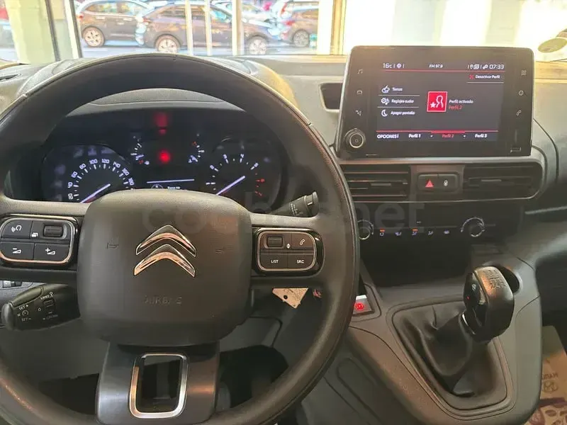 Usado Citroën Berlingo Live 102 CV (75 kW) 2021 Blanco Monovolumen