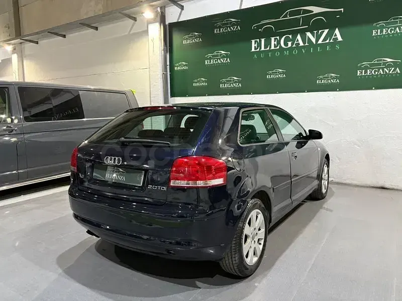 Usado Audi A3 Ambiente 140 CV (102 kW) 2005 Azul Utilitario