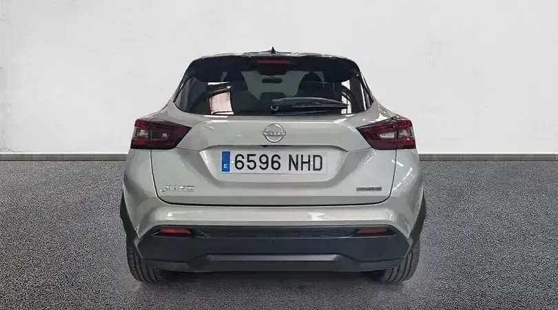 Usado Nissan Juke Acenta 143 CV (105 kW) 2025 Diamond silver (metalizado) monotono SUV