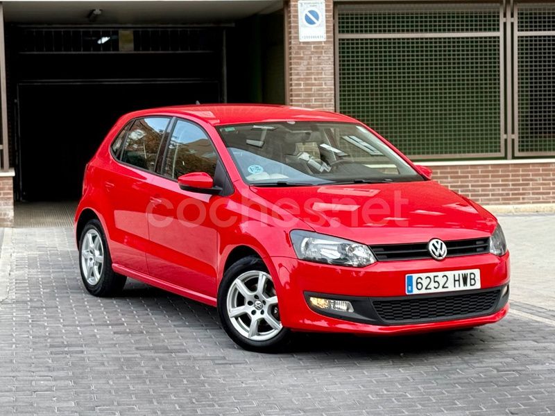 Rojo Usado 2014 VW Polo Advance Berlina | 7200 € (Buen precio) - Imagen 1/4