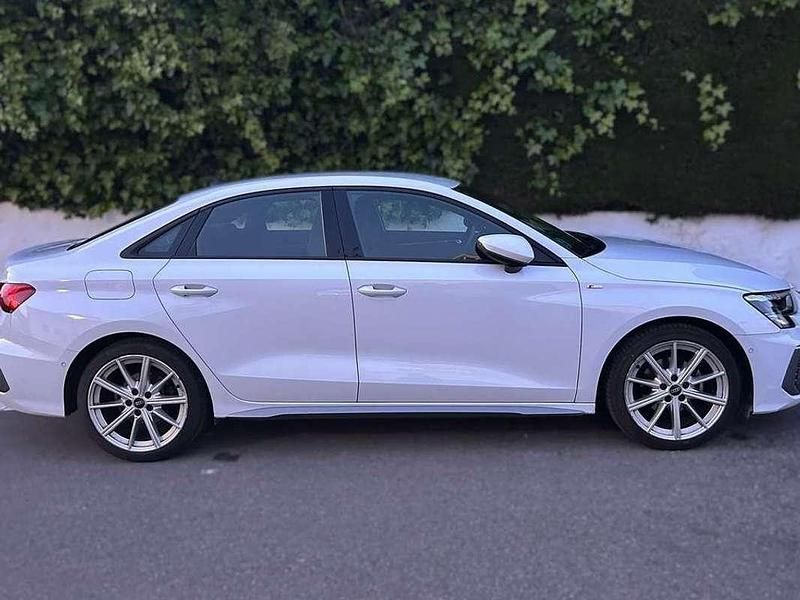 Usado Audi A3 S-Line 150 CV (110 kW) 2023 Blanco Berlina