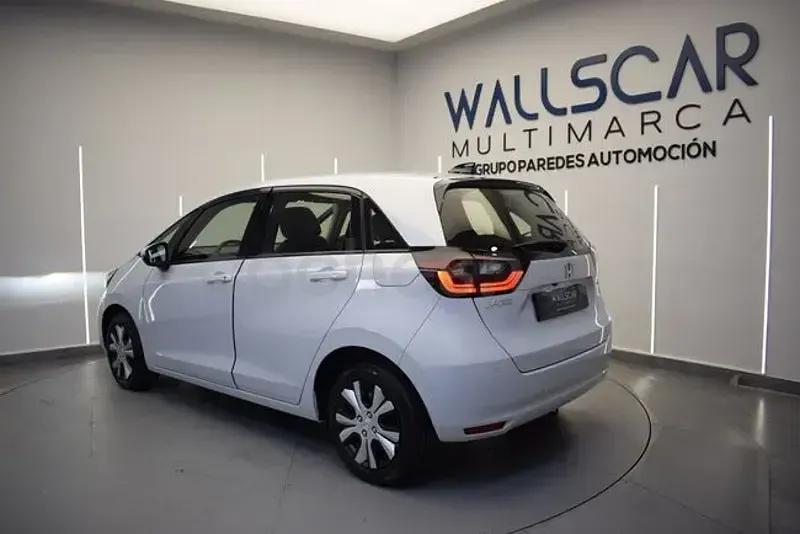 Usado Honda Jazz Elegance 109 CV (80 kW) 2021 Gris / plata Utilitario