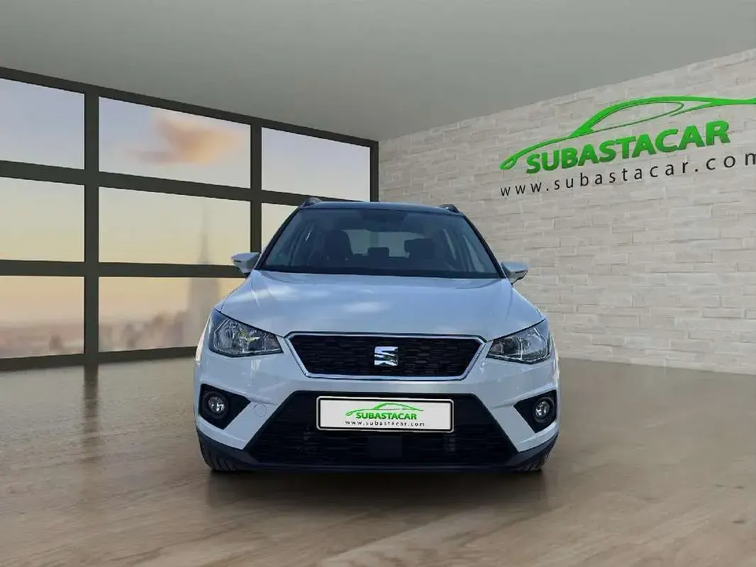 Usado Seat Arona Style 110 CV (80 kW) 2021 Blanco SUV