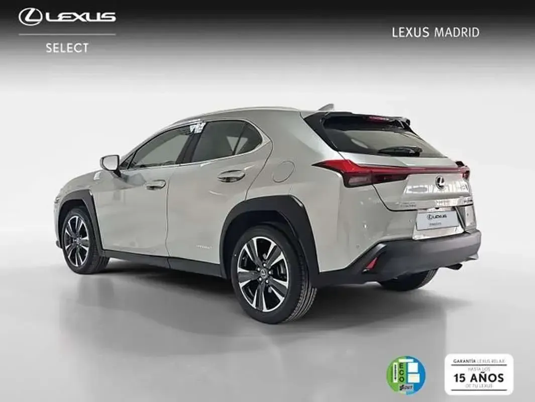 Usado Lexus UX 250h 184 CV (135 kW) 2021 Plateado SUV