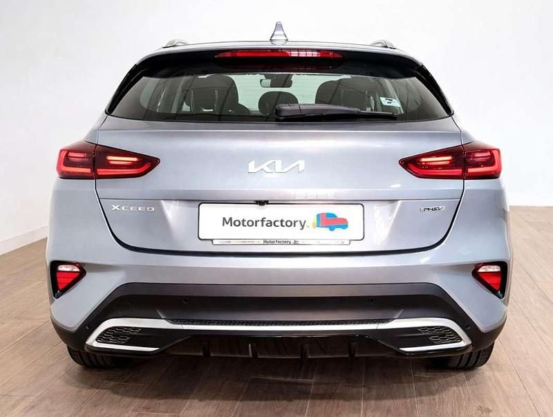 Usado Kia XCeed 141 CV (103 kW) 2023 Gris SUV