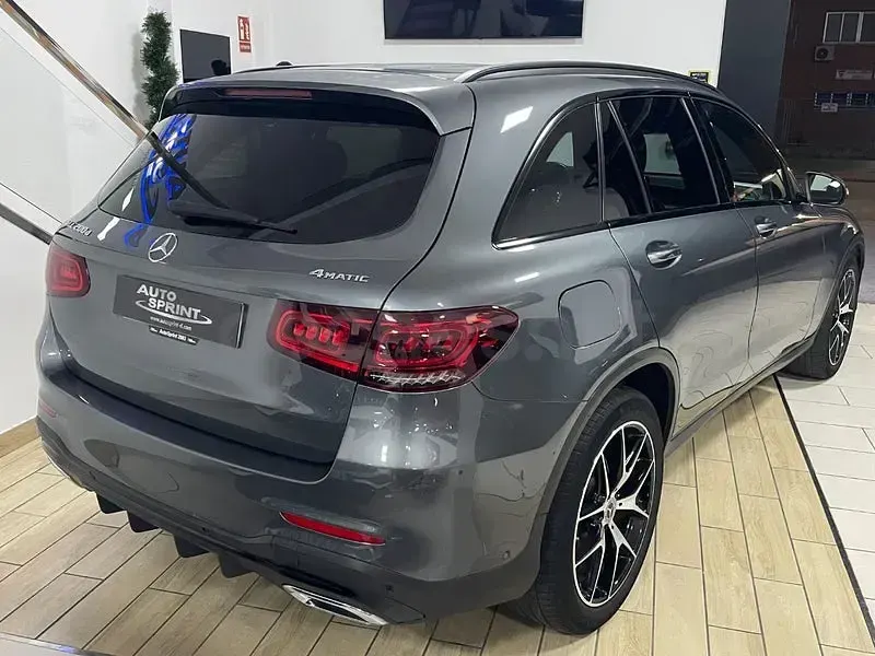 Usado Mercedes GLC200 163 CV (119 kW) 2020 Gris / plata SUV