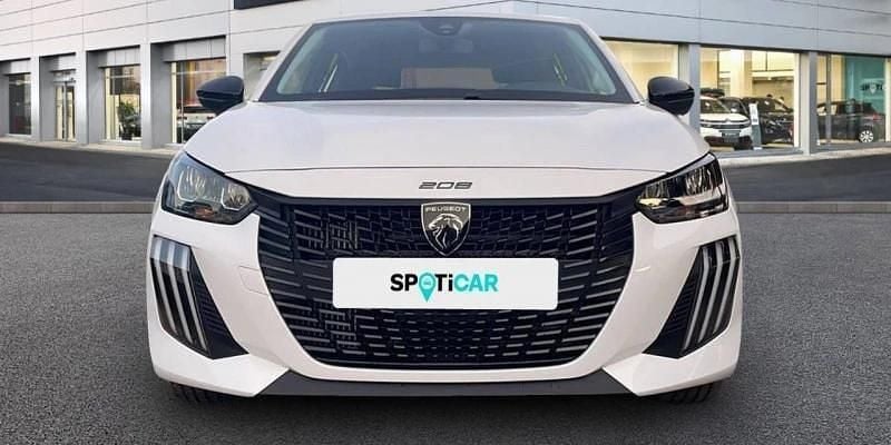 Usado Peugeot 208 Active 102 CV (75 kW) 2024 Blanco Utilitario