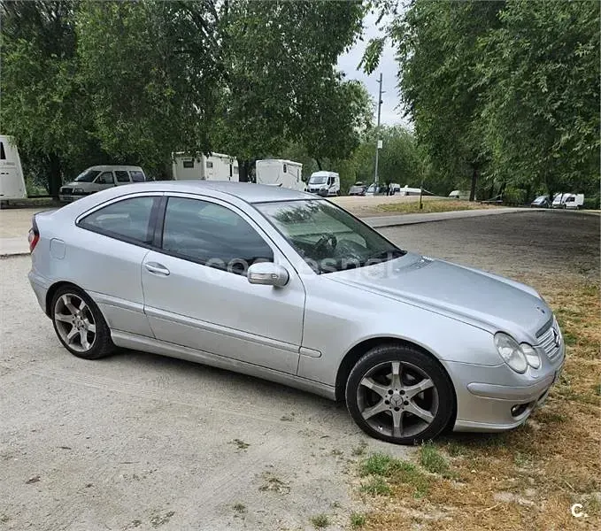 Usado Mercedes C220 Sport Edition 150 CV (110 kW) 2007 Gris / plata Berlina