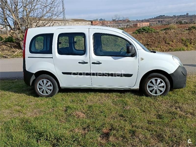 Usado Renault Kangoo 85 CV (62 kW) 2011 Blanco Familiar
