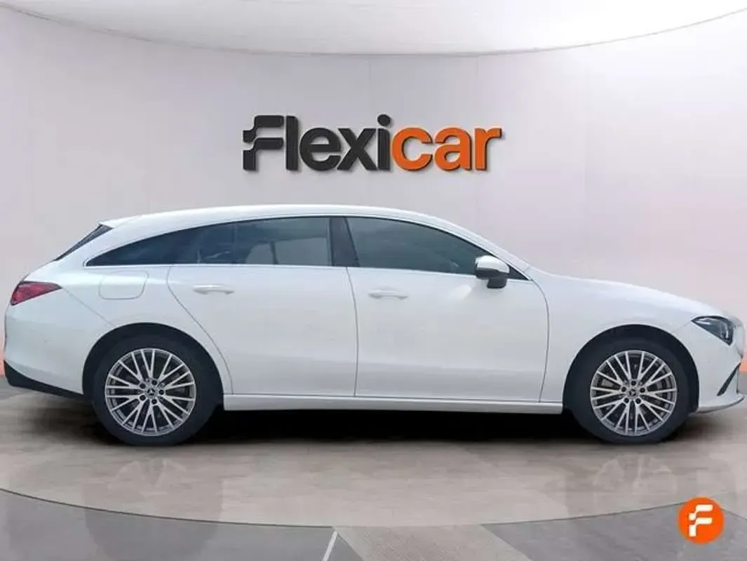 Usado Mercedes CLA250e Shooting Brake 218 CV (160 kW) 2023 Blanco Familiar