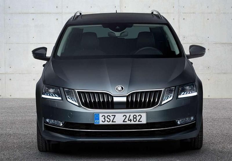 Usado Skoda Octavia Ambition 116 CV (85 kW) 2020 Blanco Familiar