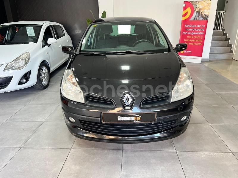 Negro Usado 2008 Renault Clio II Berlina | 4490 € (Precio justo) - Imagen 1/4