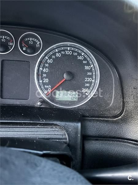 Usado VW Passat Trendline 130 CV (95 kW) 2001 Negro Berlina