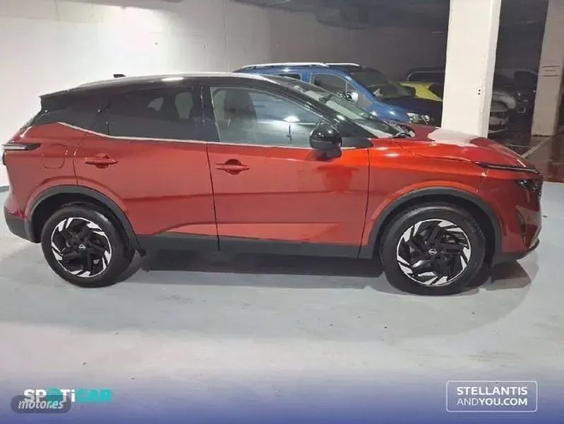 Usado Nissan Qashqai N-Connecta 158 CV (116 kW) 2025 Rojo SUV