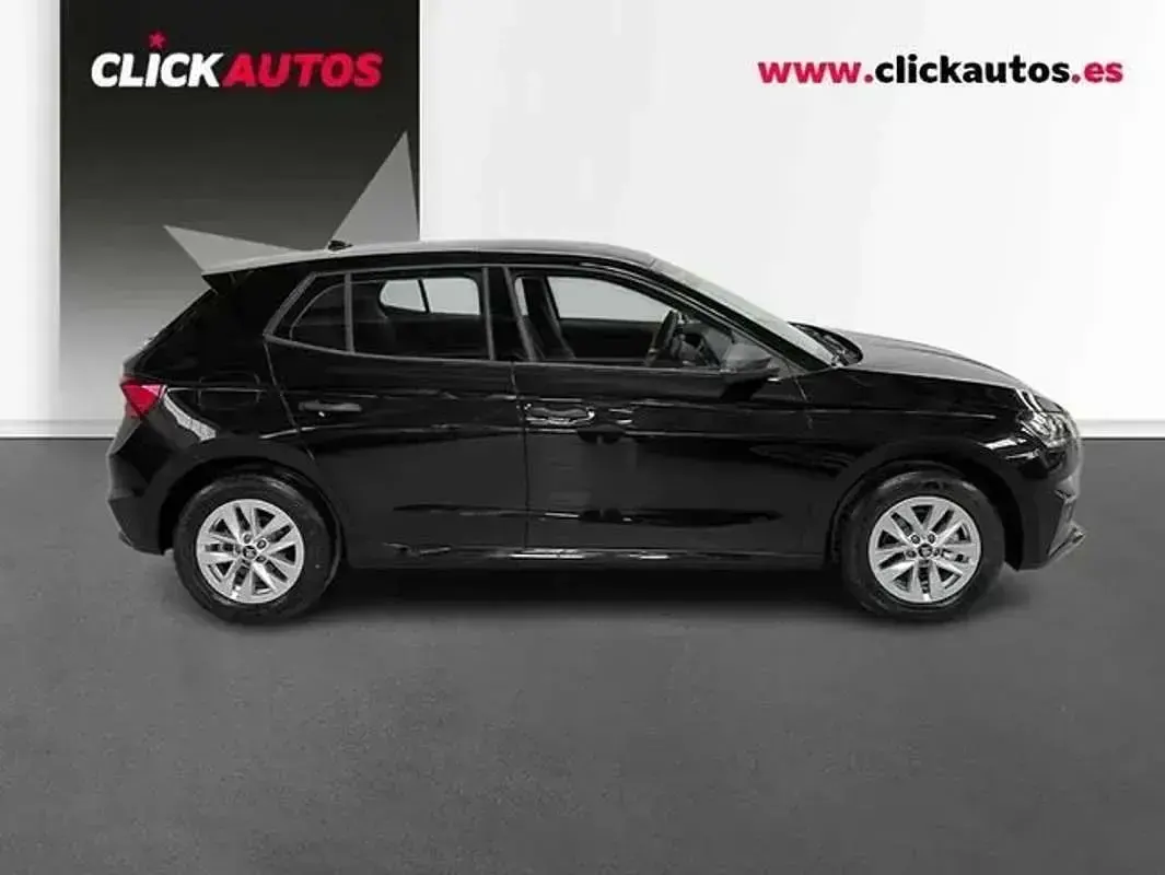 Usado Skoda Fabia Essence 95 HP (69 kW) 2025 Preto Citadino