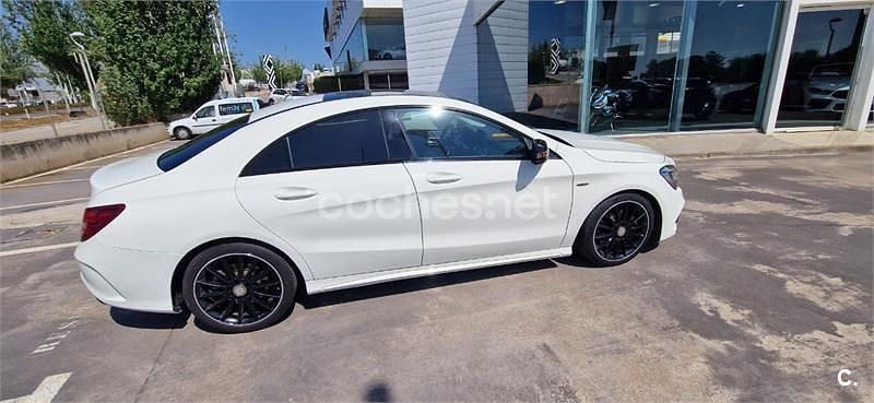 Usado Mercedes CLA220 AMG line 177 CV (130 kW) 2017 Blanco Berlina