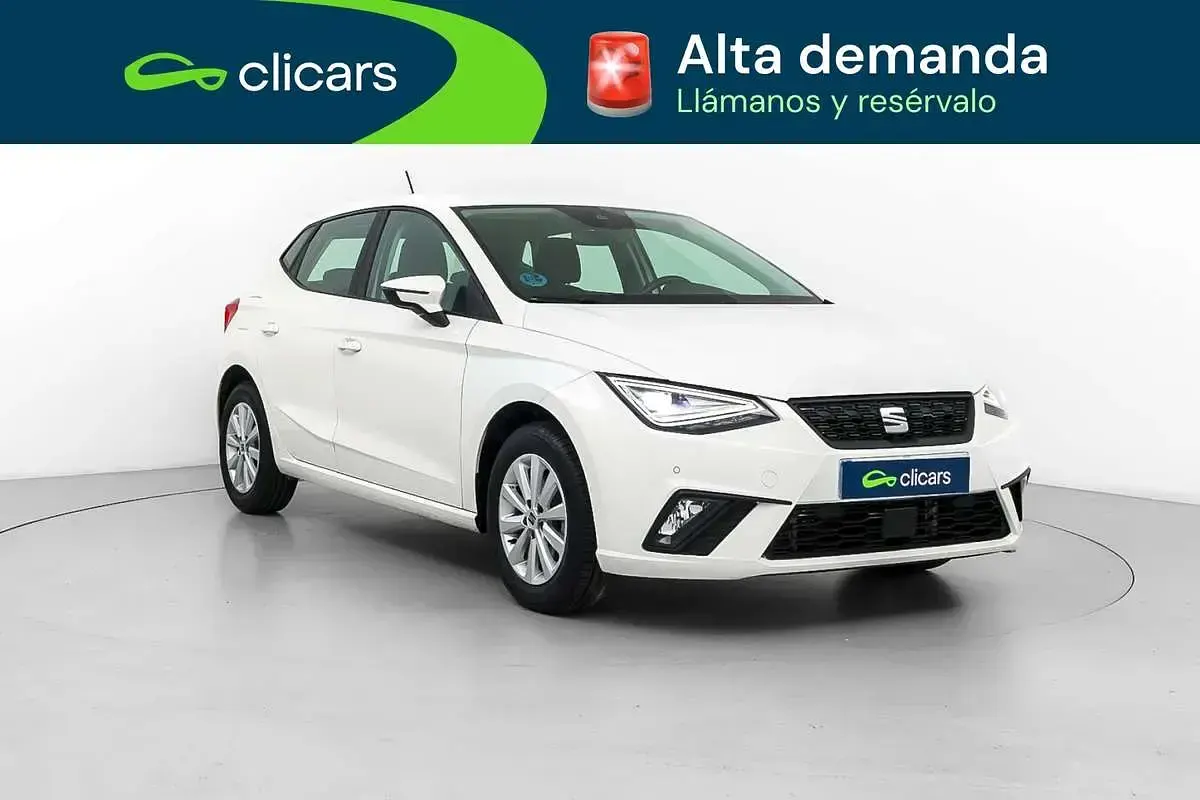 Usado Seat Ibiza Style 110 CV (80 kW) 2022 Blanco Utilitario
