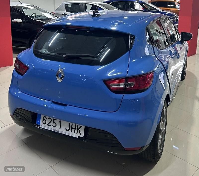Usado Renault Clio IV Expression 75 CV (55 kW) 2015 Azul Berlina