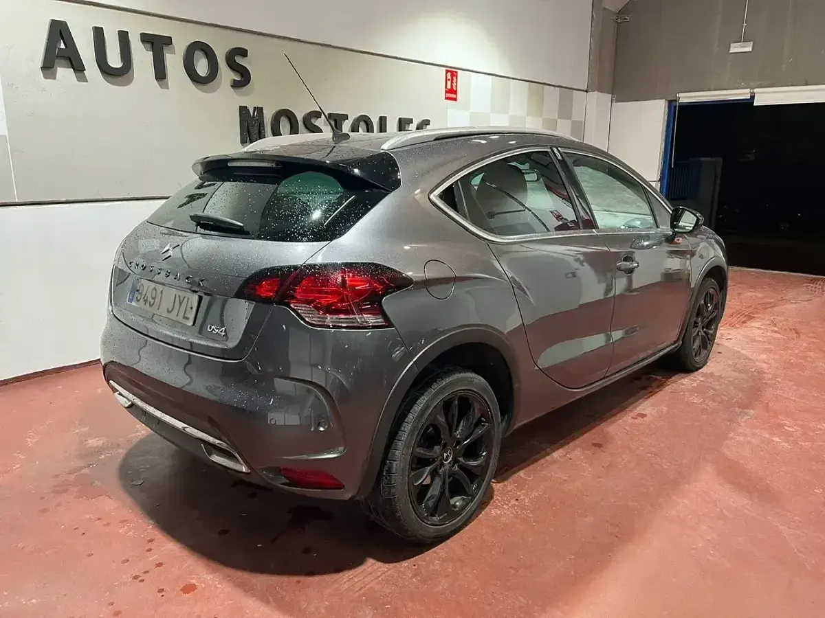 Usado DS Automobiles DS4 Style 120 CV (88 kW) 2017 Gris